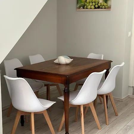 Polyxenis Cozy Maisonette - Nyaraló *